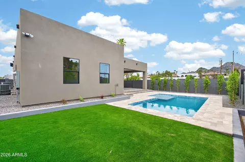 Exterior - 1335 E Kaler Dr, Phoenix, AZ 85020 photo 6 of 7