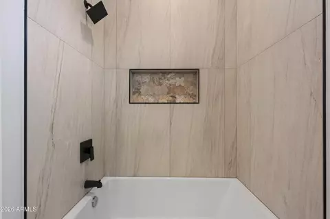 Bath - 1335 E Kaler Dr, Phoenix, AZ 85020 photo 8 of 8