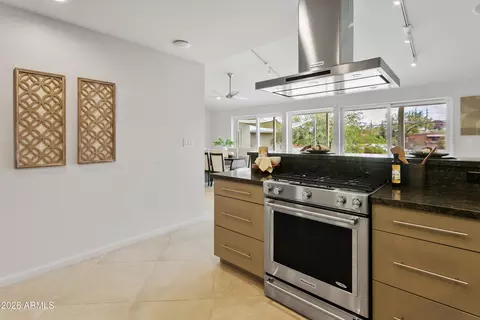 Kitchen - 35 E Papago Dr, Tempe, AZ 85288 photo 3 of 3