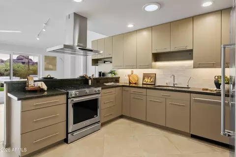 Kitchen - 35 E Papago Dr, Tempe, AZ 85288 photo 2 of 3
