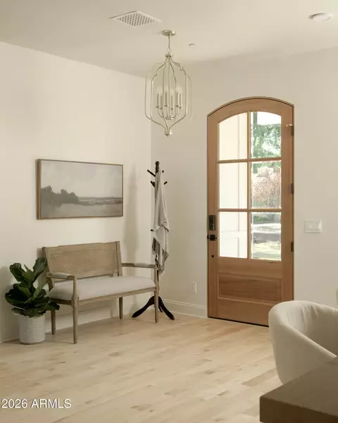 Entry Way - 32 W Linger Ln, Phoenix, AZ 85021 photo 1 of 3