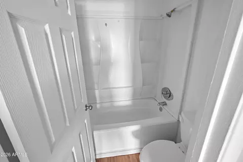 Bath - 3801 N 23rd Dr, Phoenix, AZ 85015 photo 1 of 2