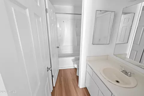 Bath - 3801 N 23rd Dr, Phoenix, AZ 85015 photo 2 of 2