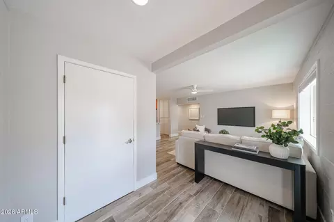 Entry Way - 1202 E Alice Ave, Phoenix, AZ 85020 photo 1 of 1