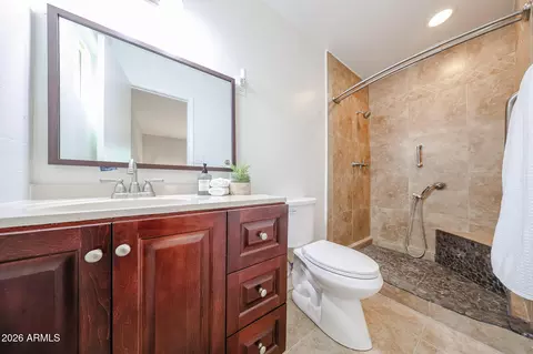 Bath - 1202 E Alice Ave, Phoenix, AZ 85020 photo 2 of 2