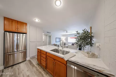 Kitchen - 1202 E Alice Ave, Phoenix, AZ 85020 photo 4 of 4