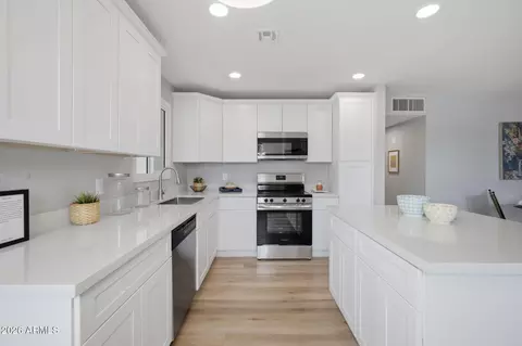 Kitchen - 2308 E Delgado St, Phoenix, AZ 85022 photo 3 of 5