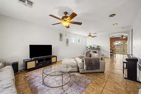 2046 S Rennick Dr, Apache Junction, AZ 85120 photo 4