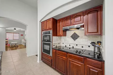 Kitchen - 2835 E Quiet Hollow Ln, Phoenix, AZ 85024 photo 5 of 5