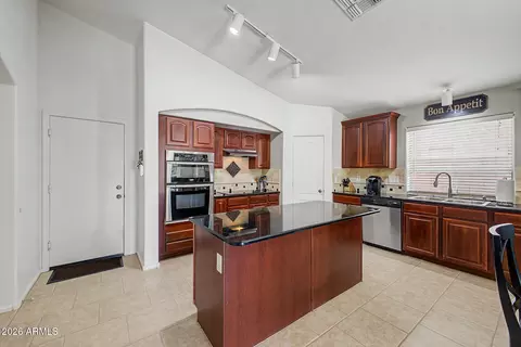 Kitchen - 2835 E Quiet Hollow Ln, Phoenix, AZ 85024 photo 3 of 5