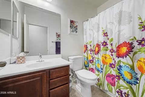 Bath - 2835 E Quiet Hollow Ln, Phoenix, AZ 85024 photo 2 of 3
