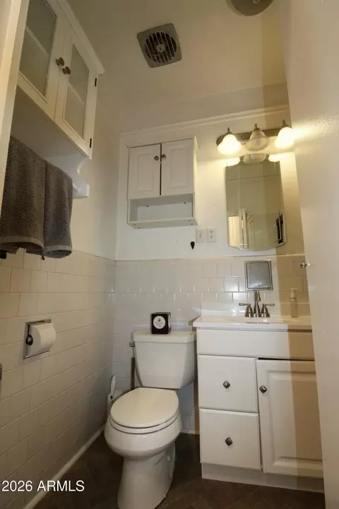 Bath - 329 S Third St, Globe, AZ 85501 photo 3 of 3