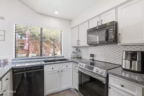 Kitchen - 9526 W Coyote Dr, Strawberry, AZ 85544 photo 2 of 3