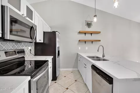 Kitchen - 2926 E Isabella Ave, Mesa, AZ 85204 photo 3 of 6