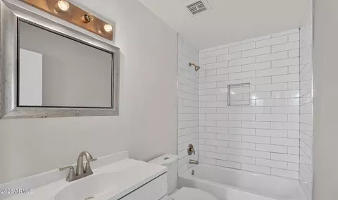Bath - 2926 E Isabella Ave, Mesa, AZ 85204 photo 2 of 3