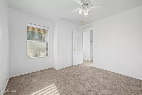 Bedroom - 1454 E Sheraton Ln, Phoenix, AZ 85040 photo 2 of 3