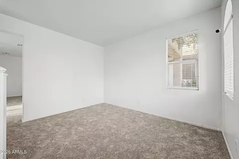 Living - 1454 E Sheraton Ln, Phoenix, AZ 85040 photo 1 of 5