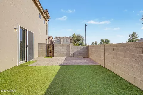 Exterior - 1454 E Sheraton Ln, Phoenix, AZ 85040 photo 5 of 6
