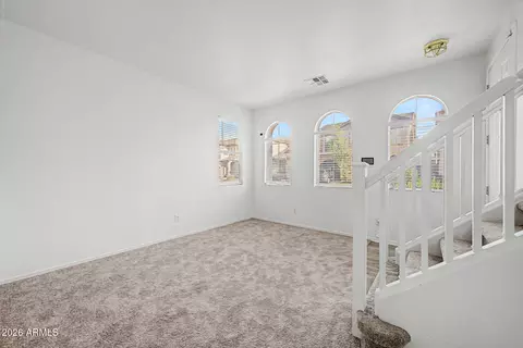 Living - 1454 E Sheraton Ln, Phoenix, AZ 85040 photo 2 of 5