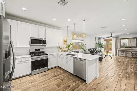 3452 E Dakota Dr, San Tan Valley, AZ 85143