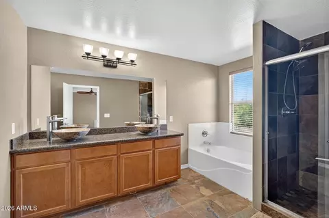 Bath - 1832 E Parkside Ln, Phoenix, AZ 85024 photo 1 of 5