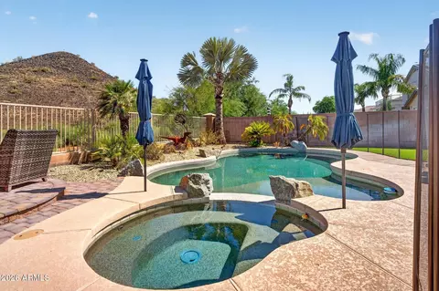 Exterior - 1832 E Parkside Ln, Phoenix, AZ 85024 photo 6 of 7