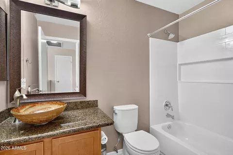 Bath - 1832 E Parkside Ln, Phoenix, AZ 85024 photo 4 of 5