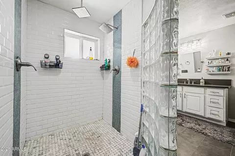 Bath - 6442 E Princess Dr, Mesa, AZ 85205 photo 3 of 5