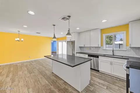 Kitchen - 6442 E Princess Dr, Mesa, AZ 85205 photo 9 of 10