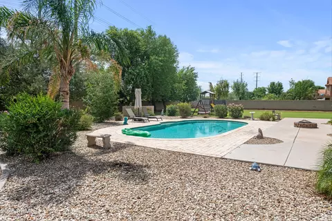 Exterior - 241 S Equestrian Ct, Gilbert, AZ 85296 photo 5 of 12