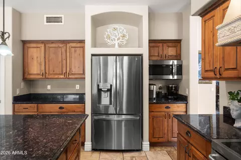 Kitchen - 241 S Equestrian Ct, Gilbert, AZ 85296 photo 5 of 8