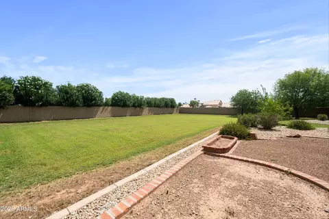 Exterior - 241 S Equestrian Ct, Gilbert, AZ 85296 photo 10 of 12