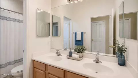Bath - 4424 E Palmdale Ln, Gilbert, AZ 85298 photo 2 of 2