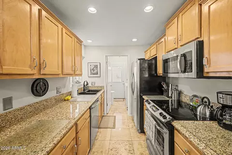 Kitchen - 1121 E Cochise Dr, Phoenix, AZ 85020 photo 3 of 3