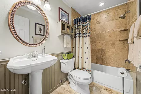 Bath - 1121 E Cochise Dr, Phoenix, AZ 85020 photo 1 of 2