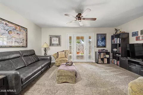 Living - 1121 E Cochise Dr, Phoenix, AZ 85020 photo 1 of 2
