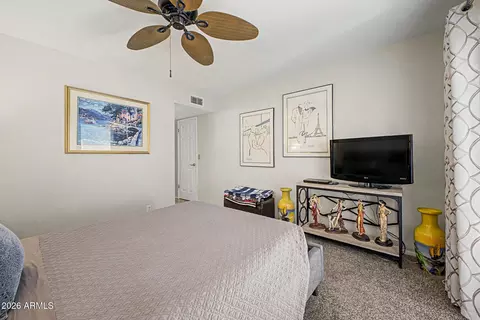 Bedroom - 1121 E Cochise Dr, Phoenix, AZ 85020 photo 2 of 3
