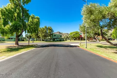 Exterior - 1121 E Cochise Dr, Phoenix, AZ 85020 photo 12 of 14