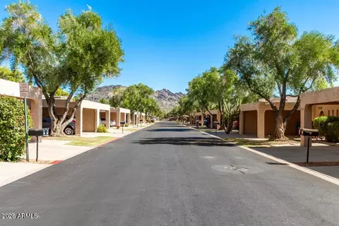 Exterior - 1121 E Cochise Dr, Phoenix, AZ 85020 photo 13 of 14