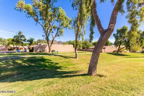Exterior - 1121 E Cochise Dr, Phoenix, AZ 85020 photo 8 of 14