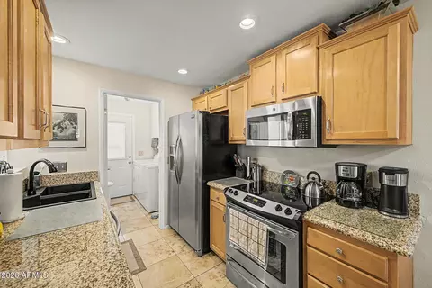 Kitchen - 1121 E Cochise Dr, Phoenix, AZ 85020 photo 1 of 3