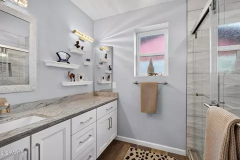 Bath - 15 E Angela Dr, Phoenix, AZ 85022 photo 1 of 5
