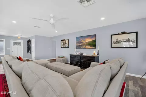 Living - 15 E Angela Dr, Phoenix, AZ 85022 photo 2 of 3