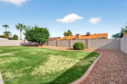 Exterior - 15 E Angela Dr, Phoenix, AZ 85022 photo 5 of 8