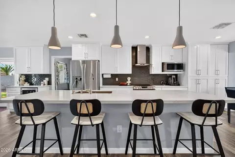 Kitchen - 15 E Angela Dr, Phoenix, AZ 85022 photo 2 of 5