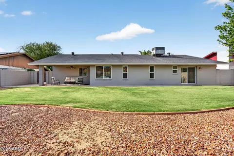 Exterior - 15 E Angela Dr, Phoenix, AZ 85022 photo 7 of 8