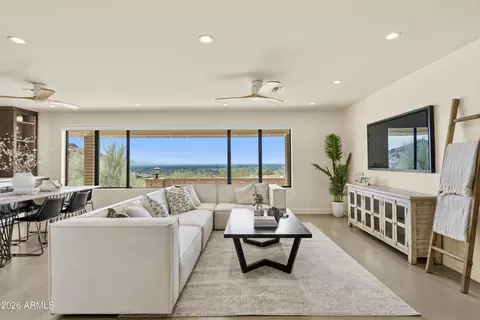 Living - 1856 E Cinnabar Ave, Phoenix, AZ 85020 photo 1 of 2