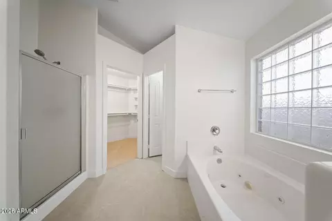 Bath - 4315 E Redwood Ln, Phoenix, AZ 85048 photo 3 of 3