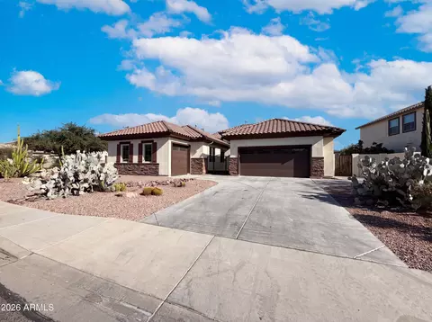 Exterior - 701 E Charlevoix Ave, Gilbert, AZ 85297 photo 2 of 8