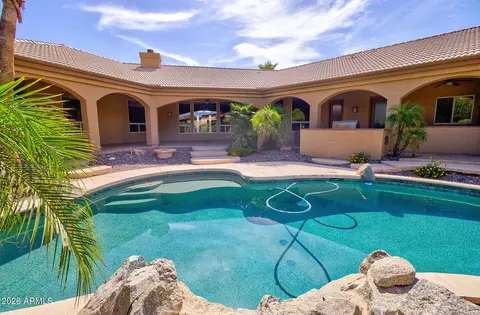 Exterior - 284 S 162nd St, Gilbert, AZ 85296 photo 8 of 9